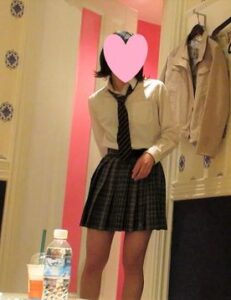 [FC2-PPV-4775096]【個人撮影】ニコるん似の18歳に制服ハメ撮り！最後はもちろん中出し！