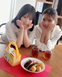 [LAXD-PPV-gK7PaKmxGuHQaAMLkX9J6ad]限定【無】4P連続中出し黒髪の華奢な子と巨乳のアニメ声バイト仲間のカフェ店員