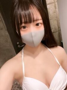 [FC2-PPV-4811486]みかちゃん純白ビキニで初プール！高級スイートルームを貸切り初ごっくん,大量中出しの2本番！