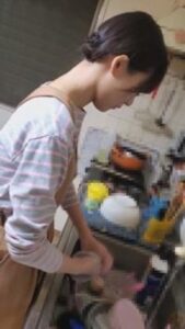 [LAXD-PPV-4PKr1CRcHV51HmK7xFcX1Sy]限定【個撮】実家に逃げた奥さん、○○を吸わされて…他人棒に犯され声を抑えきれず乱れる。
