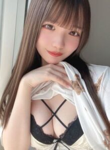 [LAXD-PPV-z2Px3EJNuX5Uv9Z1TwJwZSV]実は大胆な一面を持つ20歳の優しく控えめな大学生、魅惑のCカップ