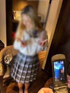 [FC2-PPV-4842204]令和に平成時代の黒ギャル発見！！