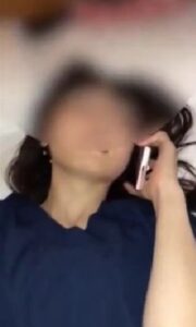 [LAXD-PPV-w0pYWS7RnSD3JNazqWFQU7A]不倫相手と調教セックス中に子供から電話が…喘ぎ声を必死に抑える人妻