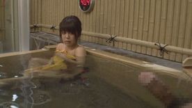 [FC2-PPV-340768]混浴の温泉で勃起チンポを見せてくる男が…