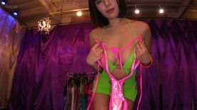 [FC2-PPV-700613]黒髪さらさら黒肌ぎゃる！！派手なビキニで 濃厚おフェラ！！