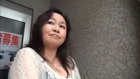 [FC2-PPV-392477]街角人妻ガチ口説き生中出し！雨宿り中の奥様