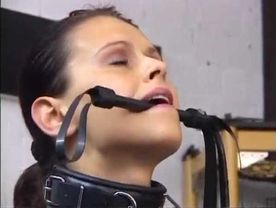 [FC2-PPV-761884]【SM動画】金髪素人*に、針刺し、鞭、スパンキングでアクメ絶頂！！