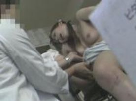 [FC2-PPV-418226]ホン物映像流しゅつ　変態医師が美人ナースたちに職権乱用の性的ワイセツ行為！！　看護婦４名