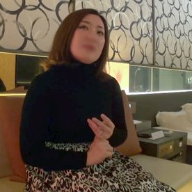 [FC2-PPV-4854063]【人妻｜中出し】四十路の落ち着いている奥様が不倫でメス化！？ よがりながら亀頭に子宮を擦りつけてイク！！