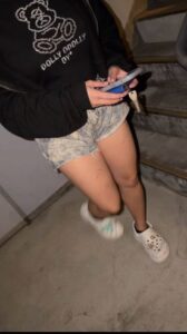 [FC2-PPV-4786348]バーに飲みに行ったらたまたまヤリOンの巨乳ギャルがいたんで、連れにバレないようLINEで交渉してそのまま店の外にある非常階段に連れてきてハメた