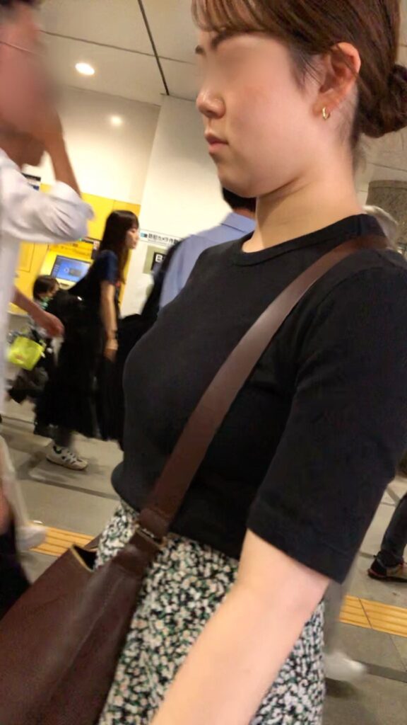 [Pcolle-PPV-2725356988e269e0cf6]【横からの眺め387】程よい肉付きの清楚系ＯＬを横から観察！