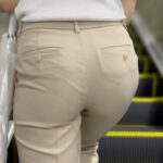 [Gcolle-PPV-998940]《珍しいベージュスラックス！歩くと本領発揮する美巨尻の美人OL》 