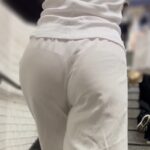 [Gcolle-PPV-998639]《尻下に汗染みが！？何やらかなりイヤラしそうなTラインを披露するセレブOL》 