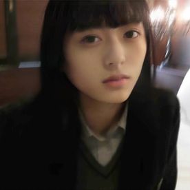 [FC2-PPV-4850870]栗山◯明似の薄幸彼女に臭い足を舐めさせて、無言で中出しのハメ撮り動画