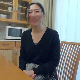 [FC2-PPV-4852634]【専業主婦｜不倫】八頭身近い美ボディの小顔奥様。 剛毛おまんこを容赦なく突き、欲求不満熟膣へ中出し。