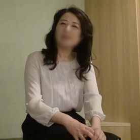 [FC2-PPV-4870194]【中出し】初の浮気で大絶頂！清楚な51歳・人妻◆火照った白肌をうっすらと紅潮させながら快感をじっくり味わうように喘ぎイク！膣内射精！