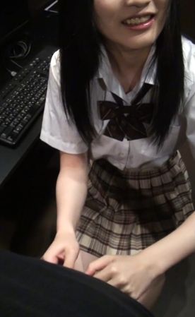 [FC2-PPV-4871411]漫画喫茶の個室で中出し本番させてくれる１８歳。※数量限定