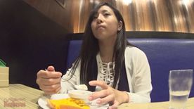 [LAXD-PPV-LC7AYLZdVud4tv7SxyKBx6F]テーブルの下で足を絡ませる義***と******