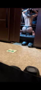 [FC2-PPV-4809280]【露出痴女　漫画喫茶で開けっ放しオナニー】人妻　ハメ撮り　オナニー　全裸　デカケツ　ちっぱい　貧乳　スレンダー