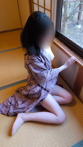 [FC2-PPV-4817880]黒髪清楚で色白美肌な温泉女子の浴衣と入浴のオムニバス