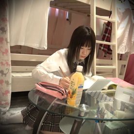 [FC2-PPV-4873189]【今だけ980pt】女子寮潜入。18歳 優等生のリアルな部屋の様子を公開。