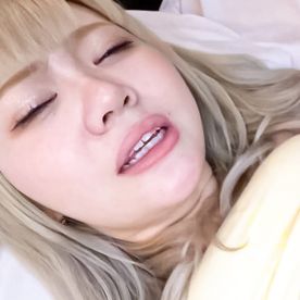 [FC2-PPV-4874969]【れんﾁｬﾝ×個撮】見た目どおりのパイパン…挿入すると絶叫して感じまくるド淫乱ギャルでした…