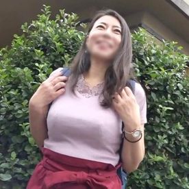 [FC2-PPV-4876690]《熟女》完璧な丸みの98センチ綺麗なデカ尻を持つ美熟女（48）◆マン汁垂れ流してチ○ポしゃぶりまくり！生チ○ポで連続イキ！！