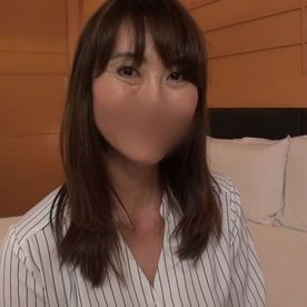 [FC2-PPV-4879236]【熟女NTR】清楚妻がオナニー披露♪蕩けた熱いマンコを他人棒ズッコバコ本番SEX。