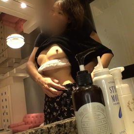 [FC2-PPV-4880934]【個撮素人】清楚で美人な四十路妻をNTR。照れながらも久しぶりの激しいSEXに発情してオマンコ大洪水しちゃってます。