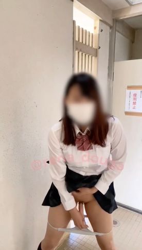 [FC2-PPV-4881795]〈えれなの露出動画〉公衆トイレの洗面台は男子トイレが丸見え！そんな場所でパンツを膝まで下ろしてディルドオナニーしました、、最後男の人が来てびっくりして個室に逃げ、そのままオナニーしました、、