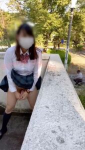 [FC2-PPV-4882423]〈えれなの露出動画〉公園で遊んでるこ〇もの声が聞こえる中、道路に面した階段の踊り場で露出オナニーしました、、後ろで車とか自転車が通る中での露出オナニでした、、