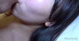 [LAXD-PPV-3e5WnvRccATtH7dSXRePtm3]素人主婦が近所男とリビングで密着する熱い時間