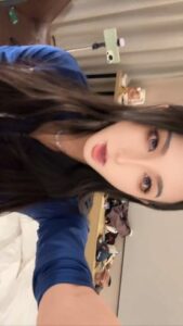 [LAXD-PPV-QZeZB21YJtvzEkVSvGDduzF]ストッキング姿のセクシーなロングヘアのニューハーフ