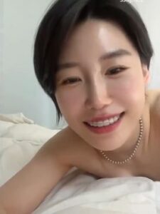 [LAXD-PPV-vQbBKPmcz3xxXdpGu0bzZpM]ショートカットの美人人妻さん、オナニー配信。
