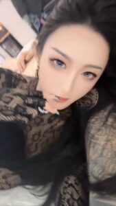 [LAXD-PPV-5Hcxf9PwRDFXfvYuDcKSQGm]ボディスーツとストッキングを身に着けた、超美しいレディボーイ