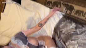 [LAXD-PPV-zzCtyZuRGxTULSCdH4uSYUx]夫の目の前で寝取られて白目を剥いて絶頂する妻