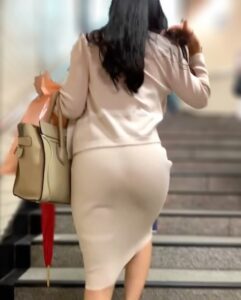 [Gcolle-PPV-1001159]《パーンと膨らむ美巨乳！お上品な美人セレブキャリアーマン》 