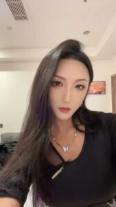 [LAXD-PPV-zwwqePXGPGyqn23DyuGSUd4]ストッキング姿のセクシーなロングヘアのニューハーフ