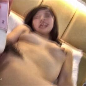 [LAXD-PPV-1XHYYhuw4LcHLdGc0rVdgZQ]看護師として活躍する20代の栗原まきこが裏の顔を見せるAVデビュー