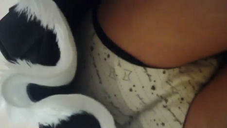 [Pcolle-PPV-27662569f9598f15f97]【盗撮】【パンチラ】女子小学生スカート内部対決　淡いブルーのオシャレなパンティvs可愛いシミ付き柄パンティ　