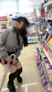 [Pcolle-PPV-2779306a234f3c3c8cd]危険作にして自信作⭐︎ムチムチデニミニ少女を夢中で逆さ撮りしてたらバレちゃったw
