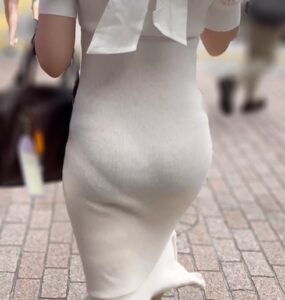 [Gcolle-PPV-1004185]《絵に描いたようなBODYラインにPライン！激カワモデルのニットワンピ》 