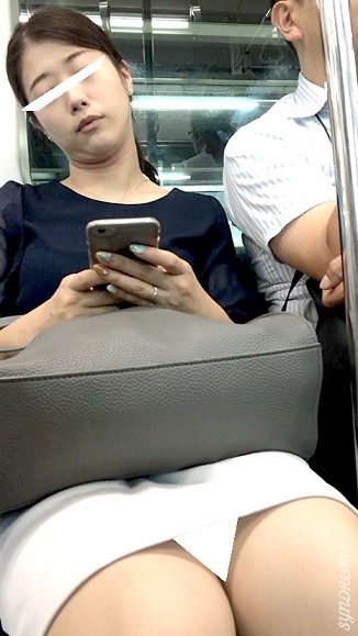 [Pcolle-PPV-2784306a357143a1d38](電車対面）(顔出し）ご尊顔だけでも十分…お仕事でお疲れなご様子…ぽーっとしちゃう…恍惚な表情を浮かべ続けちゃうOL奥さまを観察