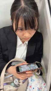[Pcolle-PPV-2796856a630b1d8b998]【推定A~Bカップ3】リクルート姿が眩しい！キリッとした眼差しが印象的なフレッシュ女子のまな板貧乳おっぱいの膨らみを撮影！