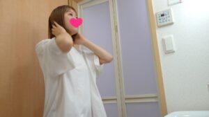 [Pcolle-PPV-2799696a6c30f05ef61]【民泊着替え】迫力の美尻！美人OLさんと不倫旅行中の熟女/254人目・255人目