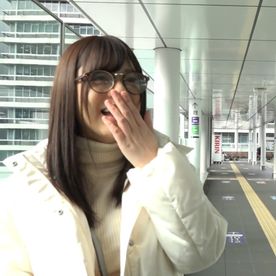 [FC2-PPV-4948246]一人旅をしている【巨乳メガネっこ】の思い出づくりをお手伝いさせていただきました。