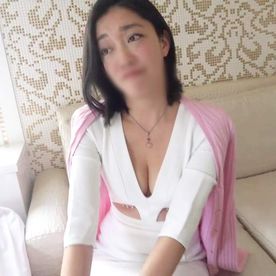 美乳