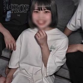 [LAXD-PPV-xaeBSbsUkCR0hdxmAf4fVUK]地方から来た派手髪童顔な裏垢女子と男達による秘密の複数プレイ
