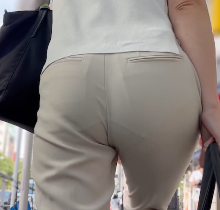 [Gcolle-PPV-1006965]《清楚な雰囲気でこの透け感！クロッチまで丸見えなOL》 
